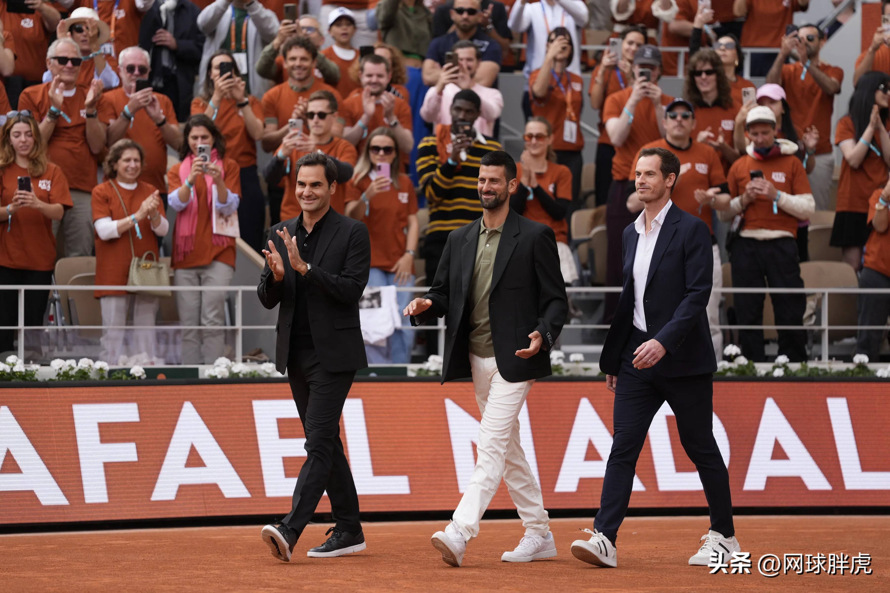 九游官网-费德勒重返赛场，晋级下一阶段首场状态出色，切尔西观众沸腾！观众掌声雷动的简单介绍