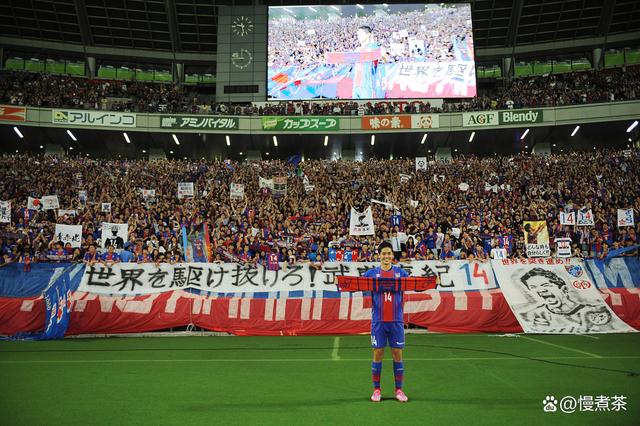 九游平台-梅西在热火比赛中晋级下一阶段，战术调整引发热议！赛场气氛高涨的简单介绍